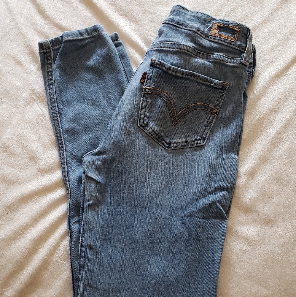 Women's Levi's light wash